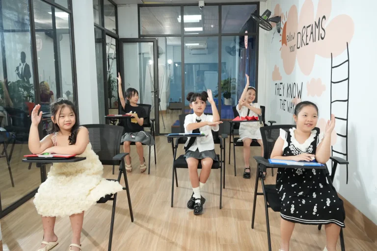 Khóa học giao tiếp nâng cao: Nuôi dưỡng tư duy chiều sâu và bản lĩnh cho con
